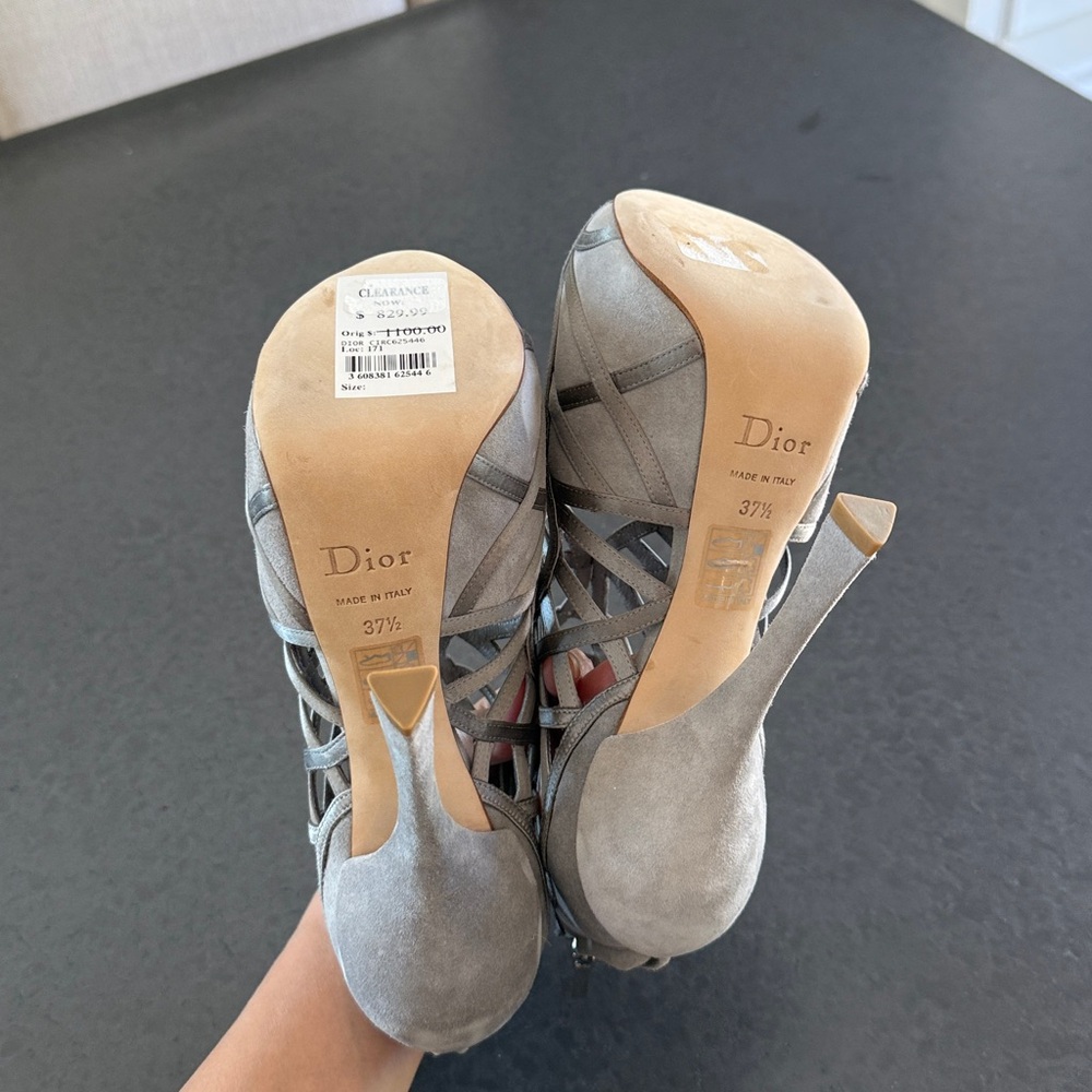 🎉HOST PICK🎉 Christian DIOR Circles Silver Heels - Picture 7 of 10